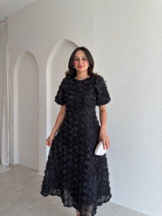 CUTE Kabartma Gül Desenli Midi Elbise 1807 - Siyah - 2