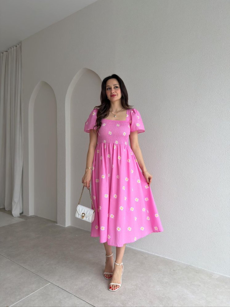 JOWE Papatya Desenli Midi Elbise 9008 - Pembe - Mooi Butik
