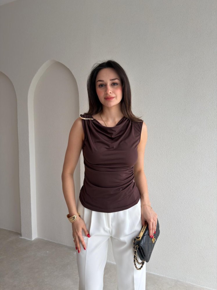 VİSTA Broş Detaylı Bluz 5451 - Acı Kahve - Mooi Butik