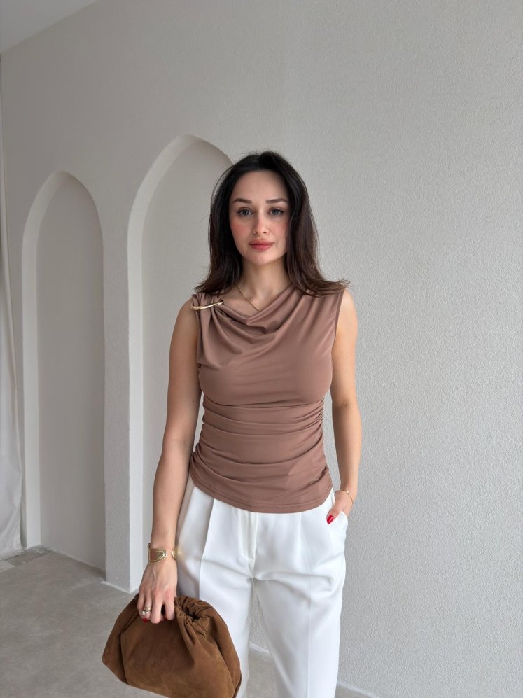 VİSTA Broş Detaylı Bluz 5451 - Vizon - Mooi Butik